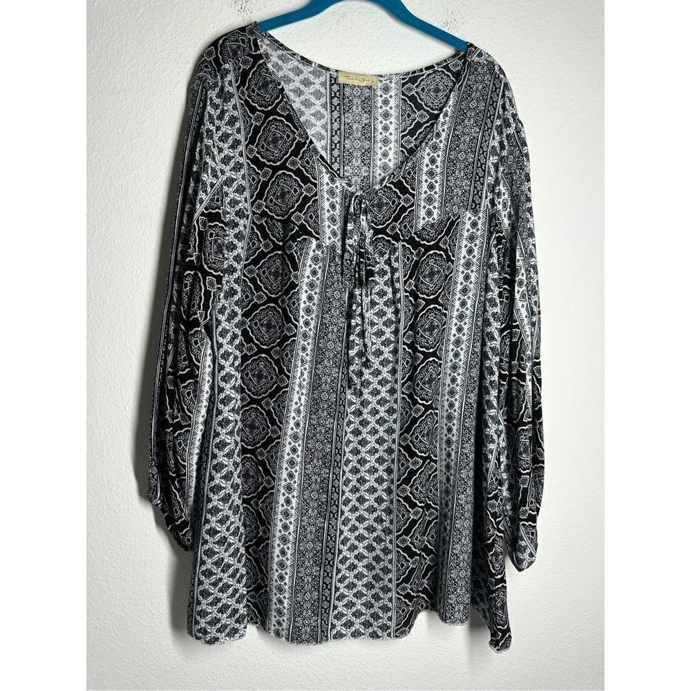 Front of Closet Paisley Bohemian Blouse Tunic Black White Size 3X
